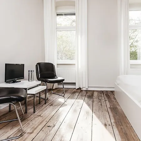 Jasper's Boutique Hotel 2*